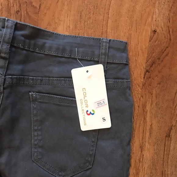 Women’s gray moto leggings. - Picture 5 of 7